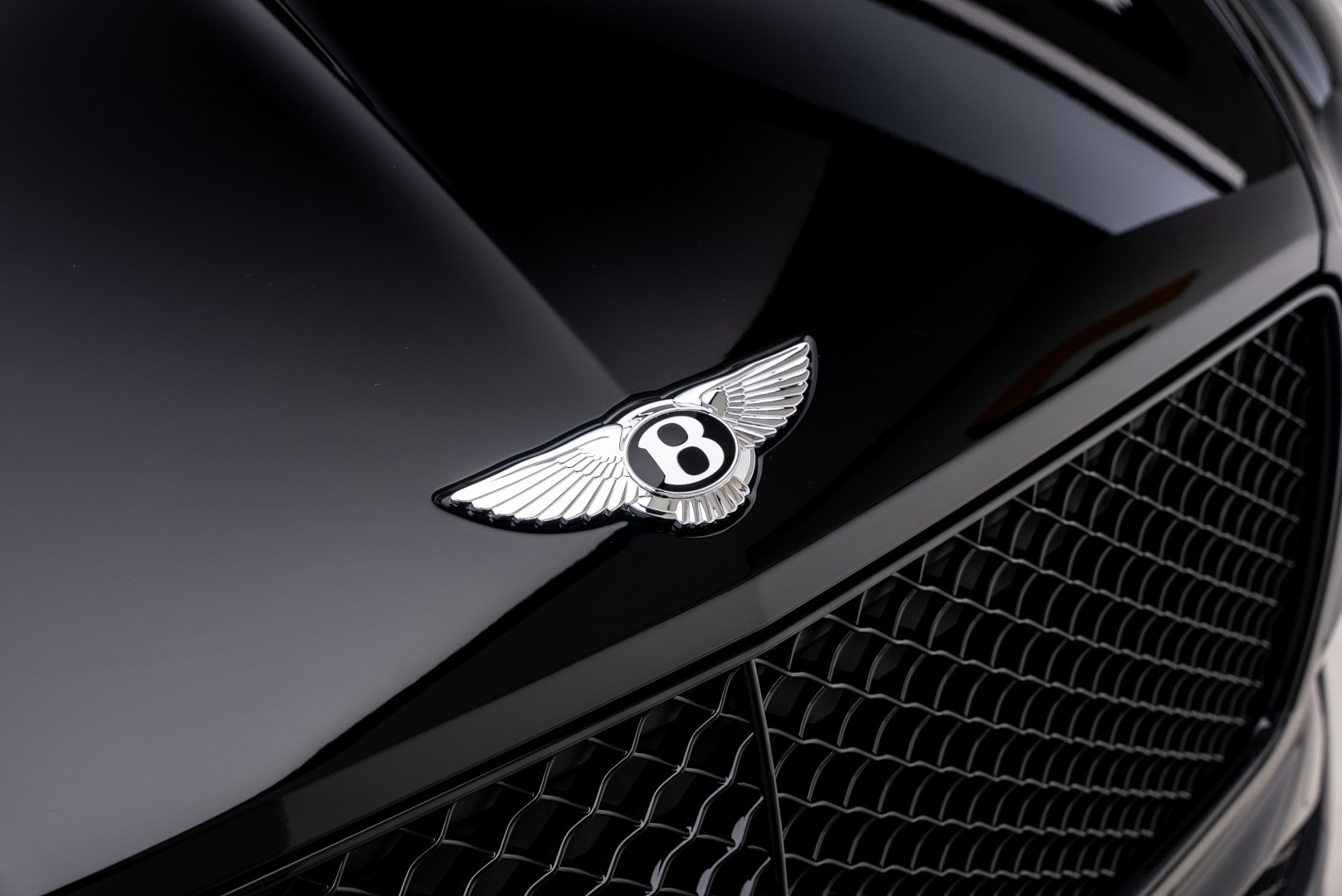 2023 BENTLEY BENTAYGA S | HIGH SPEC | DIAMOND QUILT LEATHER | REAR ENTERTAINMENT | CARBON INTERIORS